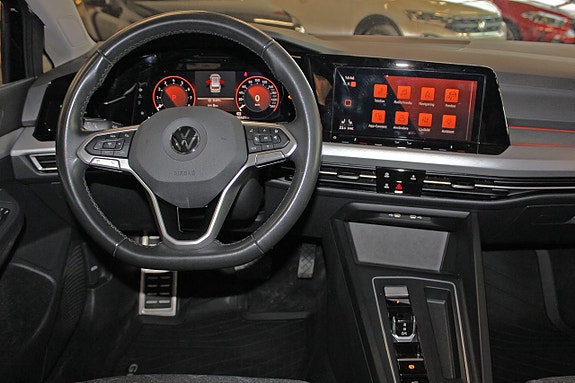 Volkswagen Golf VIII 13 of 19