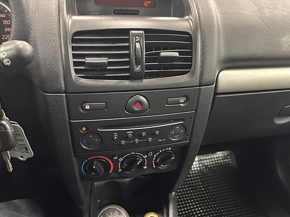Renault Clio 10 of 10