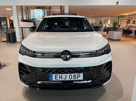 Volkswagen Tiguan 2 of 13
