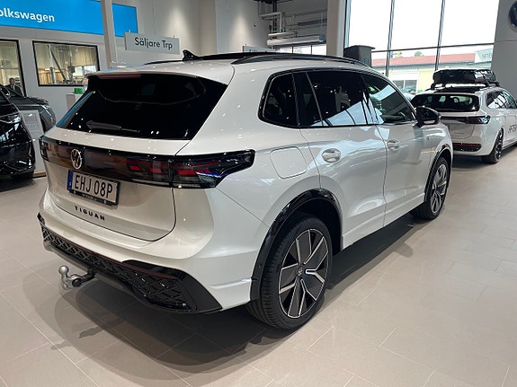 Volkswagen Tiguan 5 of 13