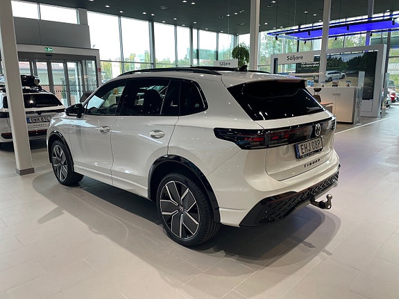 Volkswagen Tiguan 4 of 13