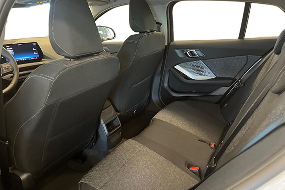 BMW 120 11 of 18