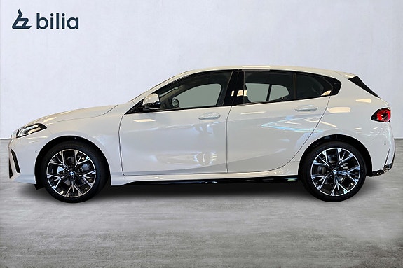 BMW 120 3 of 18