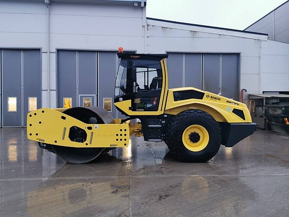 Bomag BW216D-5 2 of 17
