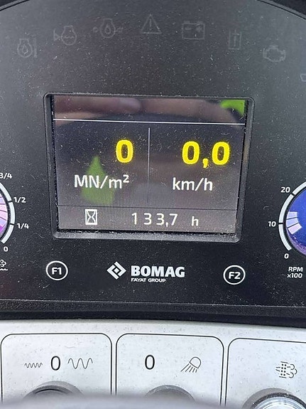 Bomag BW216D-5 6 of 17