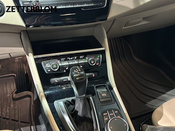 BMW 225xe 14 of 16