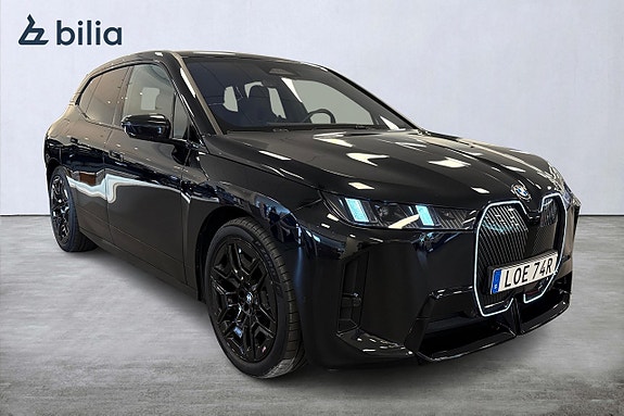 BMW iX 18 of 19