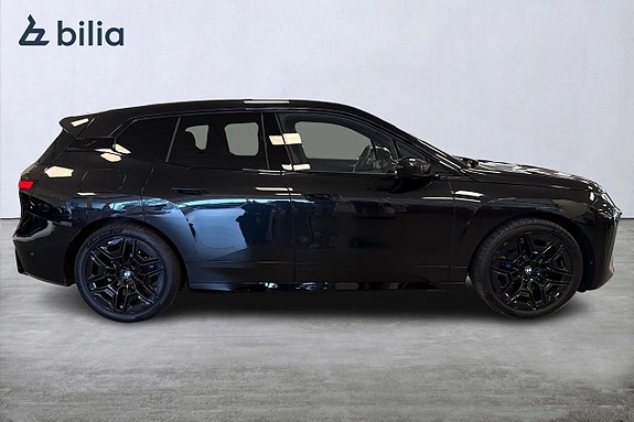 BMW iX 16 of 19