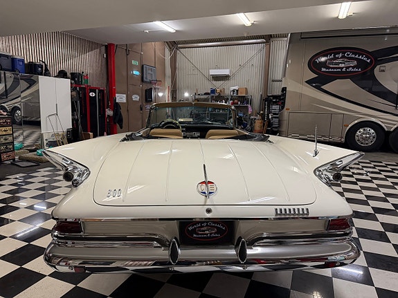 Chrysler 300 10 of 30