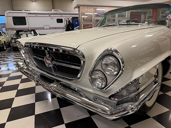 Chrysler 300 4 of 5