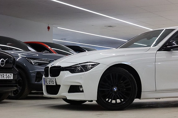 BMW 318d 4 of 18