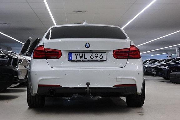 BMW 318d 8 of 18