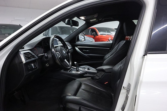 BMW 318d 14 of 18