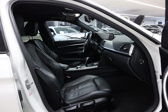 BMW 318d 13 of 18