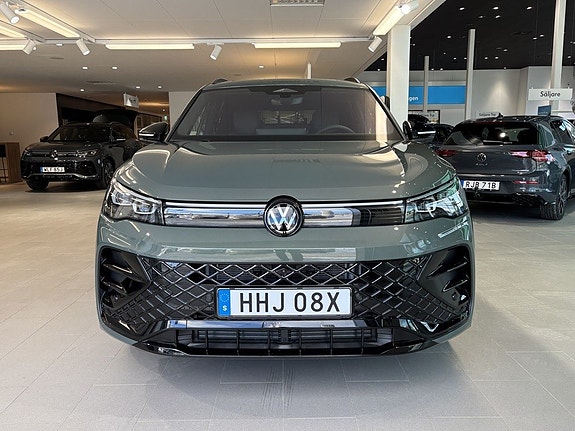 Volkswagen Tiguan 3 of 17