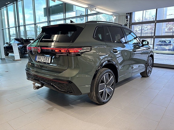 Volkswagen Tiguan 8 of 17