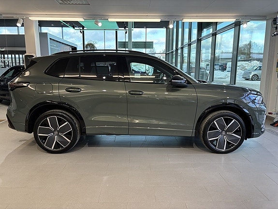 Volkswagen Tiguan 5 of 17
