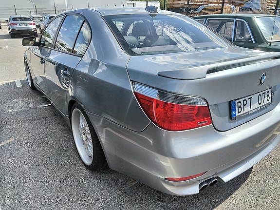 BMW 545i 3 of 3
