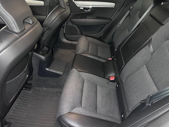 Volvo V90 26 of 27