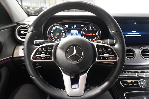 Mercedes-Benz E200 10 of 13