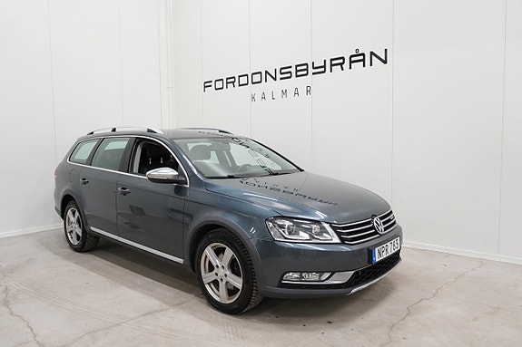 Volkswagen Passat Alltrack 2 of 5