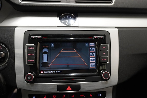 Volkswagen Passat Alltrack 18 of 20