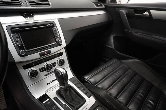 Volkswagen Passat Alltrack 17 of 20
