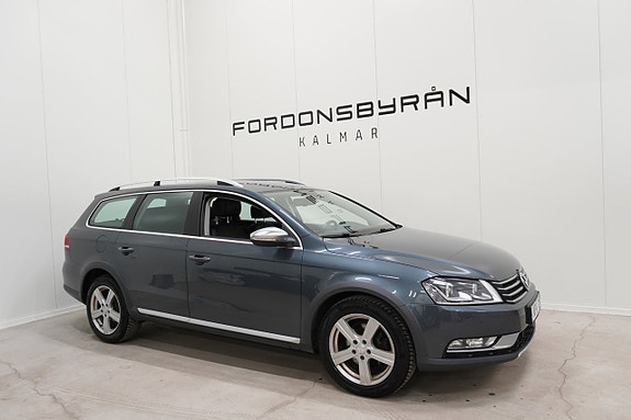Volkswagen Passat Alltrack 3 of 5