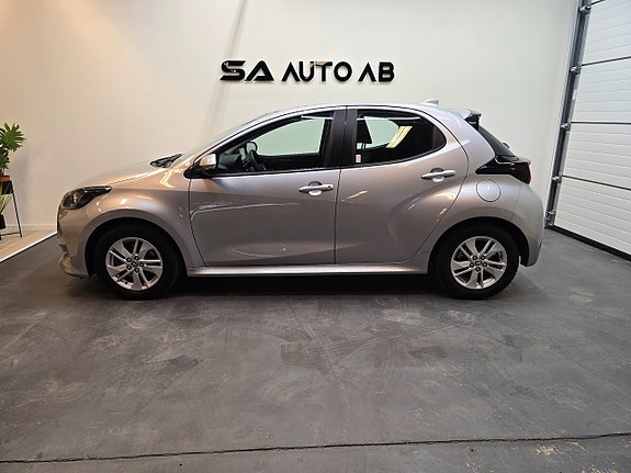 Toyota Yaris 2 of 5