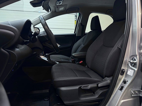Toyota Yaris 7 of 20