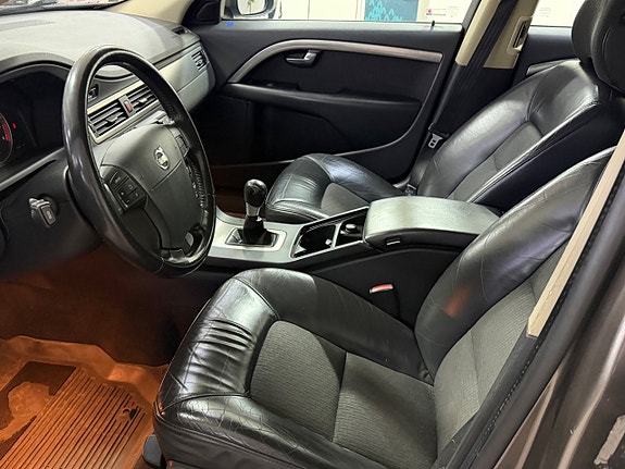 Volvo V70 10 of 11