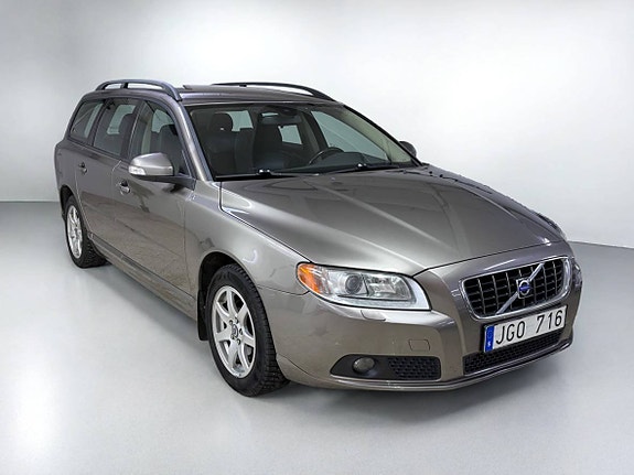Volvo V70 3 of 11