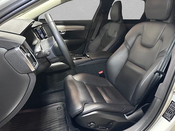 Volvo V90 14 of 29