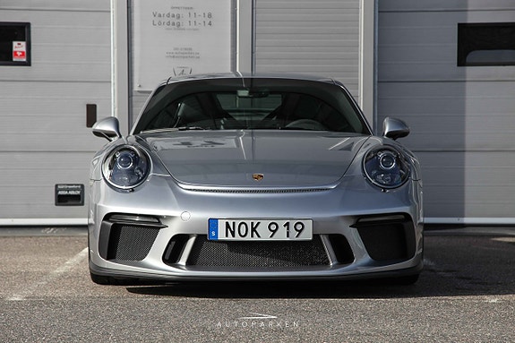 Porsche 911 GT3 3 of 5