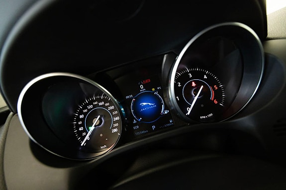 Jaguar F-PACE 20 of 22