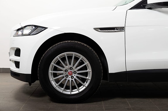 Jaguar F-PACE 5 of 22