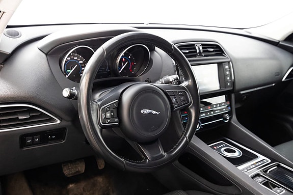 Jaguar F-PACE 19 of 22