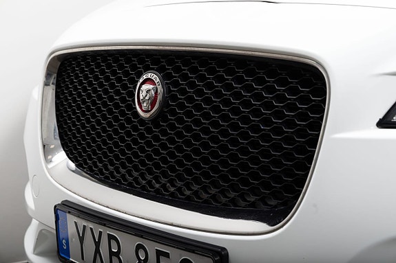 Jaguar F-PACE 3 of 22