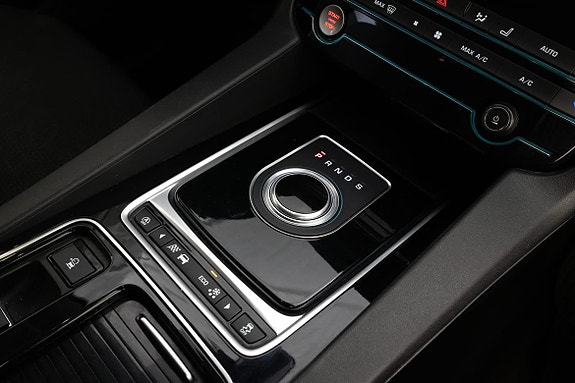 Jaguar F-PACE 22 of 22
