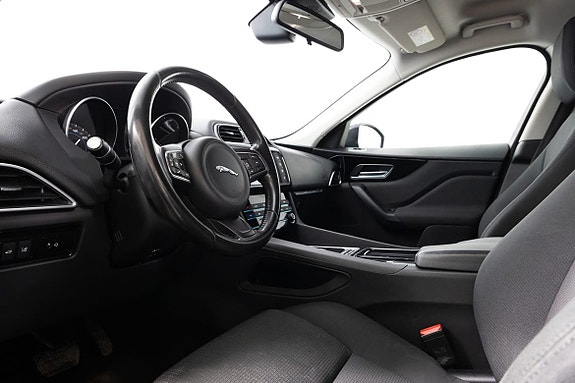 Jaguar F-PACE 17 of 22