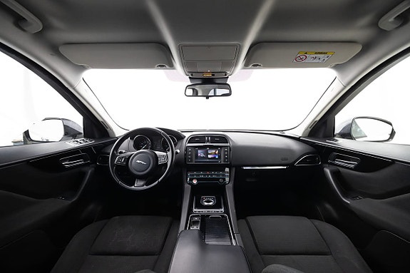 Jaguar F-PACE 14 of 22