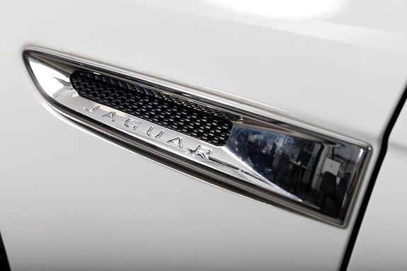 Jaguar F-PACE 9 of 22