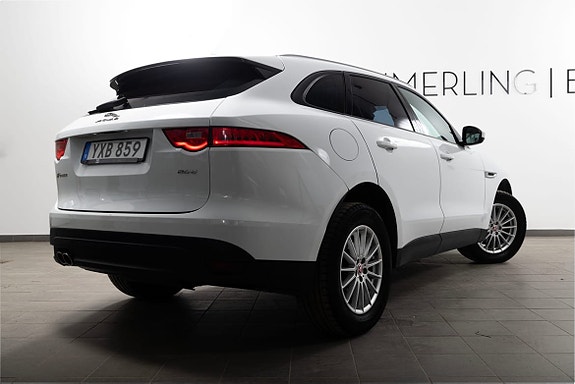 Jaguar F-PACE 13 of 22