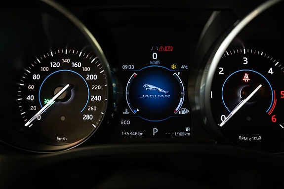 Jaguar F-PACE 21 of 22