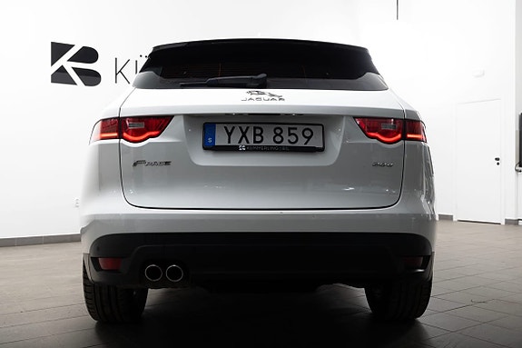 Jaguar F-PACE 12 of 22
