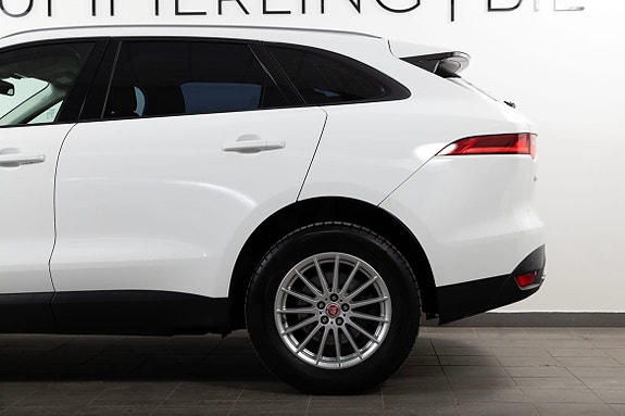 Jaguar F-PACE 6 of 22