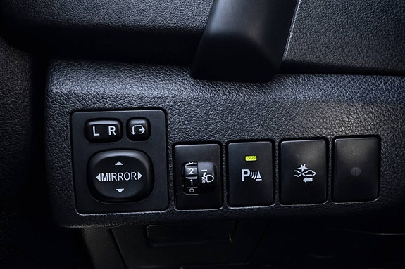 Toyota Auris 7 of 8