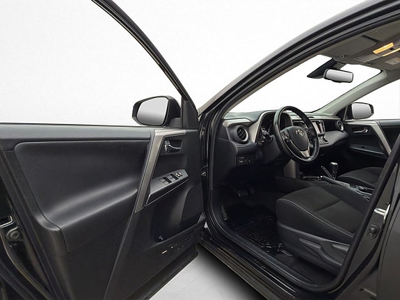 Toyota RAV4 9 of 30