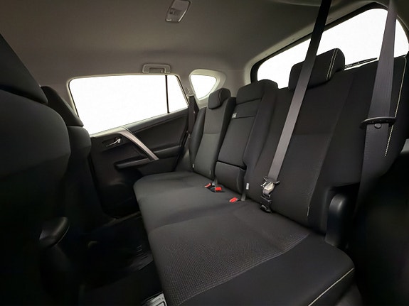 Toyota RAV4 24 of 30