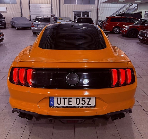 Ford Mustang 8 of 30